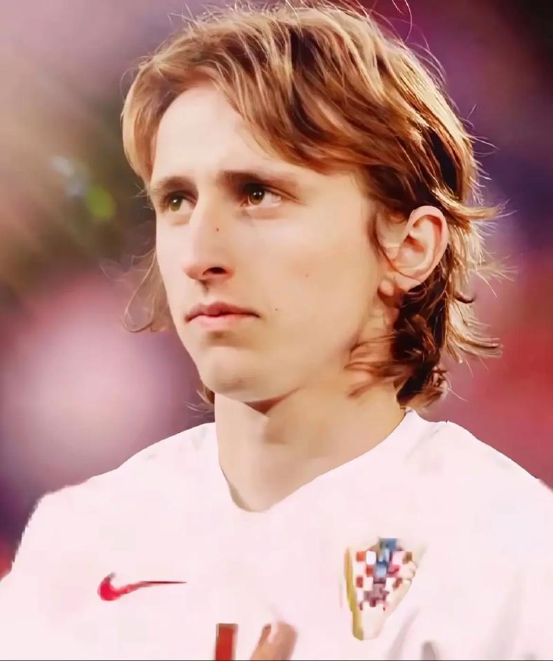 西甲战报：加西亚传射，穆尼奥斯建功，奥萨苏纳2-0莱万特