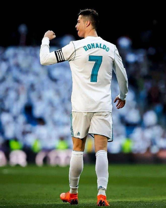 记者：曼联领跑谢什科争夺战，莱比锡要价7500万欧+浮动