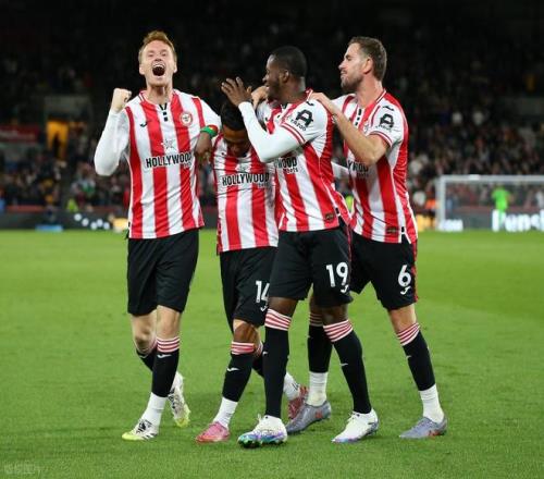 查理·哈迪（Charlie Hardy）等待5个月后终于签约曼联。